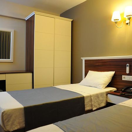 Deniz Palace Hotel Istanbul Bagian luar foto