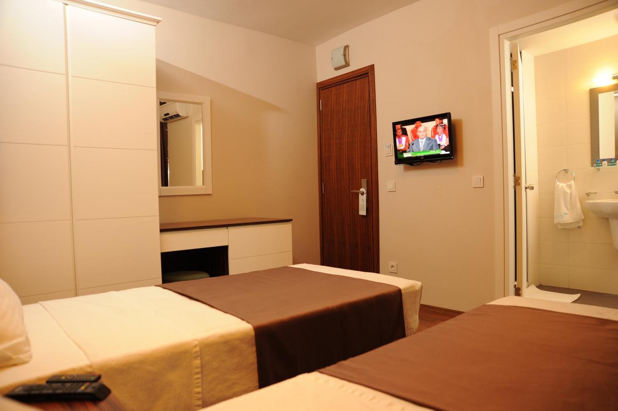 Deniz Palace Hotel Istanbul Bagian luar foto
